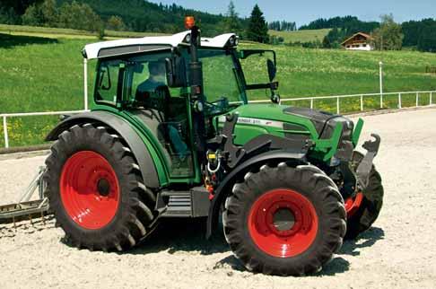 The Fendt 200 Vario in the field 16 17 Compact versatility Maximum manoeuvrability and stability The chassis of the 200 Vario meets the requirements of a compact tractor 100 percent.