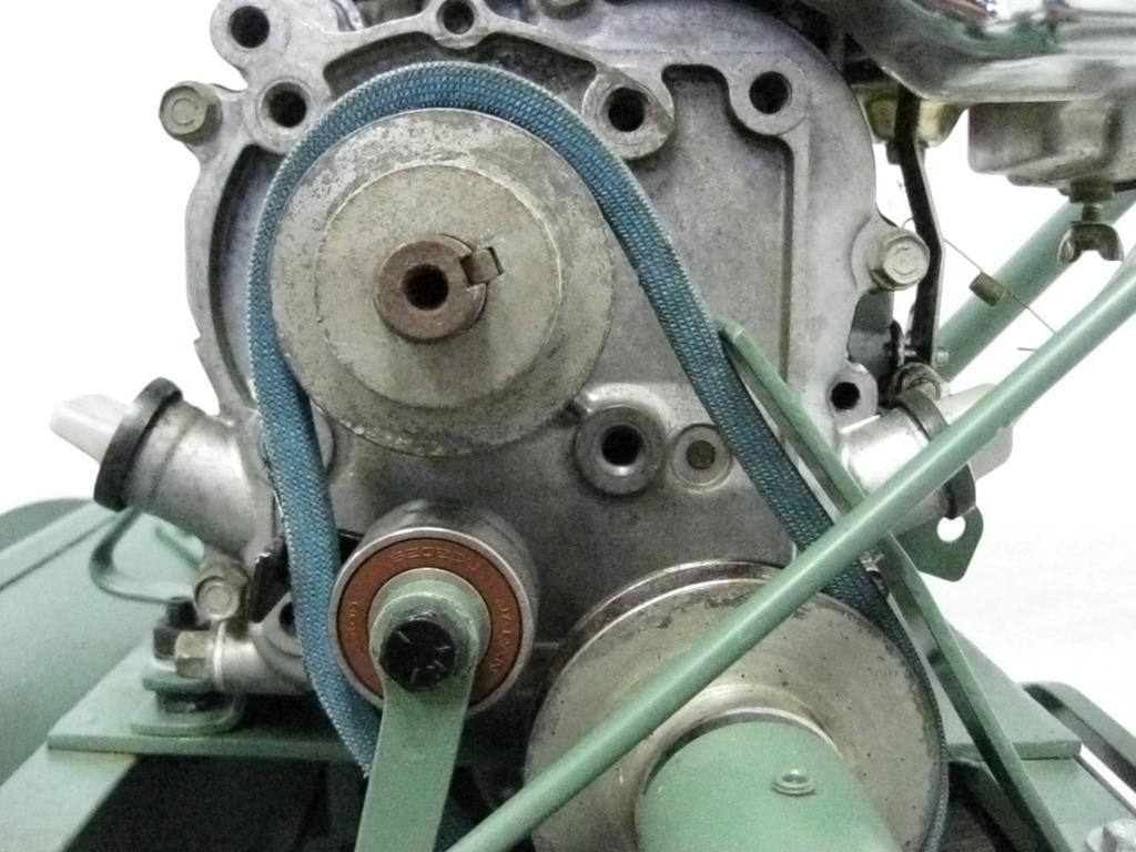 Home Owner Model Clutch Adjustment BRACKET SWIVEL BEARING BOTTOM PULLEY Step 2 With the clutch rod pointing up in the disengaged position (see above) make sure the idler bearing does not ride on the