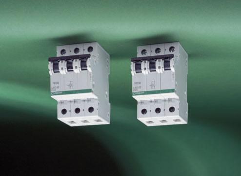 Type B/C/D 6000A 40V/45V 50Hz Terminal capacity up to 35mm cable 8mm modular width Not for use within standard type A or B distribution boards TRIPLE POLE MCBs - 6kA l RATING AMPS B TYPE C TYPE D
