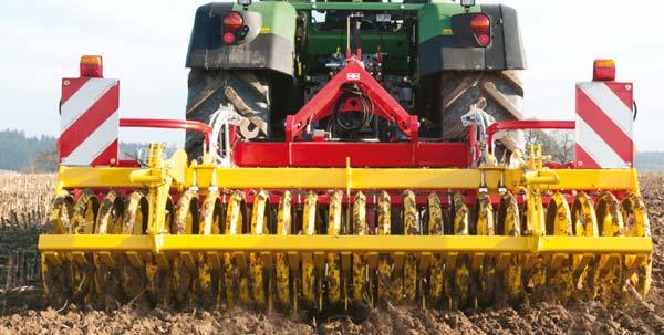 This mixture of straw and soil creates optimum conditions for soil life. That's why the compact disc harrow plays a major role in modern arable farming.