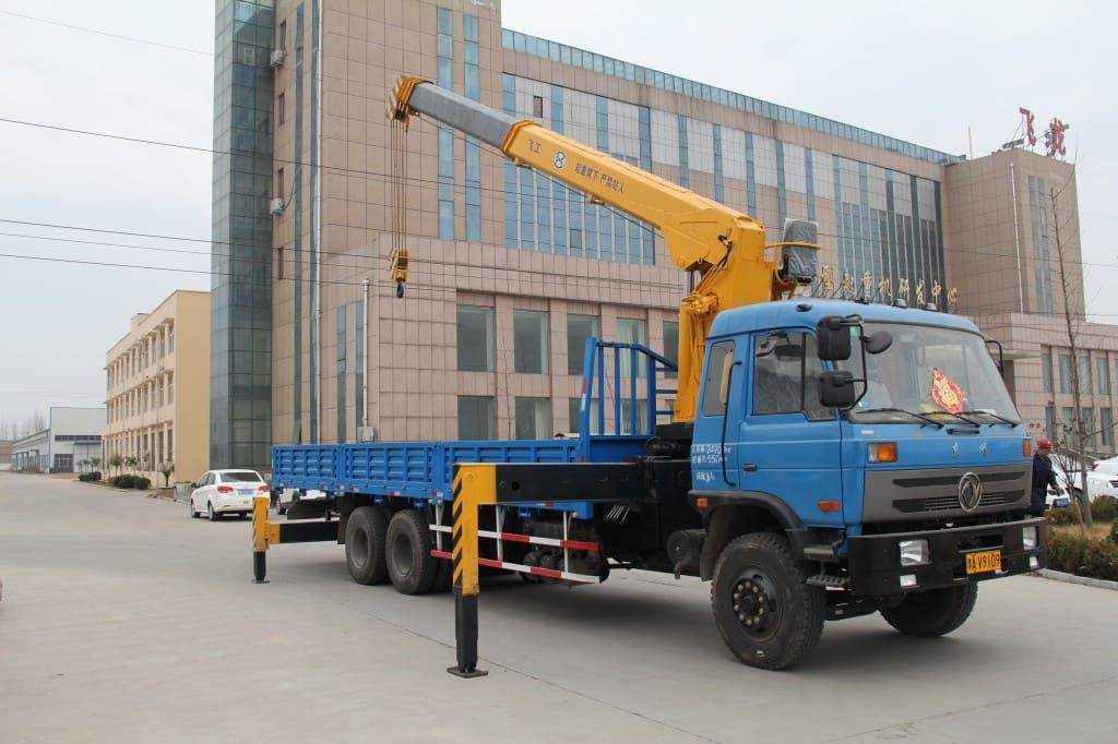 Truck-mounted Crane