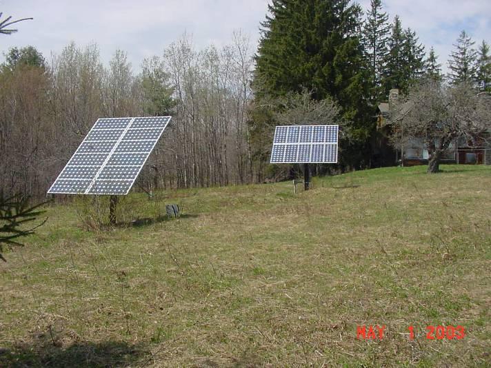 Photovoltaic Array on Pole-top Rack Gay E. Canough 8 x 11 9 x 8 1.
