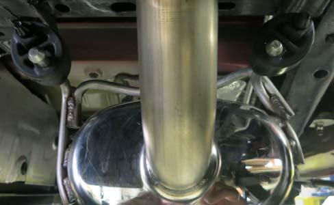 -4 Gasket 14mm socket & torque wrench (e) Make sure the muffler flange is