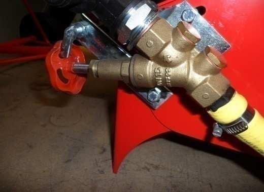 IMPORTANT: PULL VALVE, DO NOT TURN! NOTE: DO NOT PULL VALVE OPEN UNDER PRESSURE. OPENING UNDER PRESSURE WILL DAMAGE VALVE!