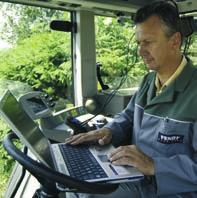 partner has a modern service vehicle. Tried and test, optimised tools, as well as service documentation and FENDIAS, the computer-supported analysis and diagnostics system, are always on board.