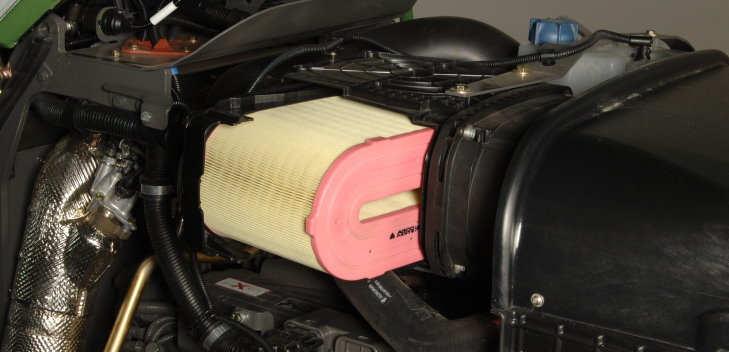 Engine-Air-Filter 1/1 High performance filter The 500 Vario SCR has a high performance air filter Air
