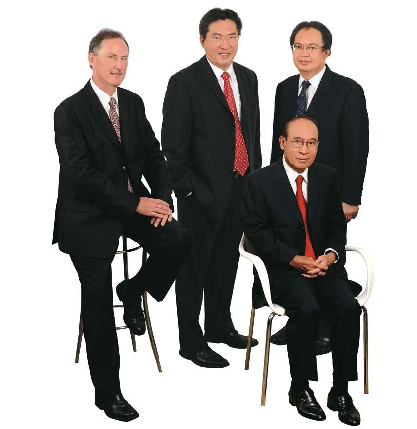 Kepimpinan 32 British American Tobacco (Malaysia) Berhad PROFIL lembaga pengarah Dari kiri ke kanan James Richard Suttie Pengarah Bukan Eksekutif Bukan Bebas William Toh Ah Wah