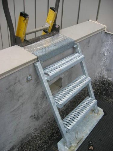 Parapet Back Ladder* Adjustable Parapet Back Ladder Use when parapet extends above the roofline. Eliminate the need for jumping off the ladder to the roof, helping to keep technicians safe.