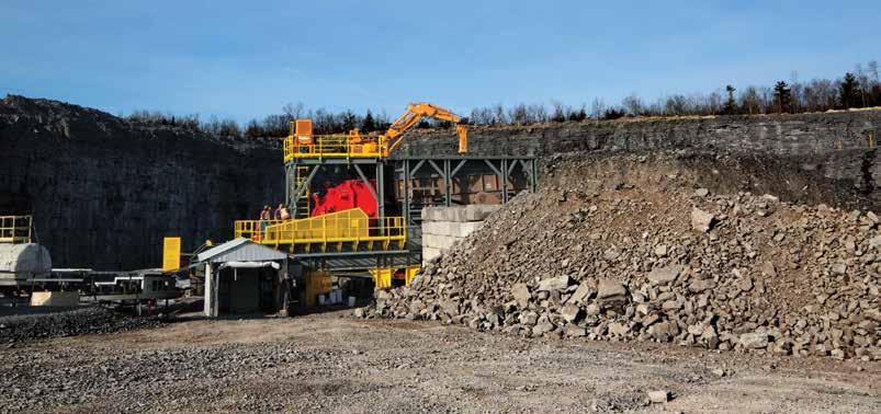 Best-in-class strength and stateof-the-art electro-hydraulic controls allows the NTE/NTTE RockBreaker System to carry a wide range of rockbreakers from 800 to 4,000 ft-lb (1 085-5 420