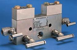 Anderson Greenwood M24T-XP - A five-valve manifold that enables instrument operation, isolation, zeroing