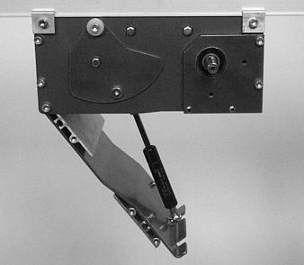 Replace the center drive module onto the conveyor and attach clamps (BG of Figure 22) in each corner. Tighten screws to 9 Nm. Figure 30 BS BR 10.