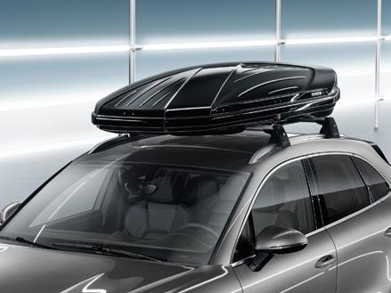 Roof box 520 Lockable plastic roof box in high-gloss black or platinum look (not shown) with a capacity of approximately 520 litres and integrated ski carrier.