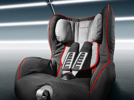 The Porsche child seats can be fixed conveniently and safely on the outer rear seats using a preparation kit or the three-point belt system.