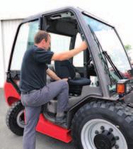 MANITOU has designed forklift trucks which are accessible from either side without a running board. Only for the 2 to 3.
