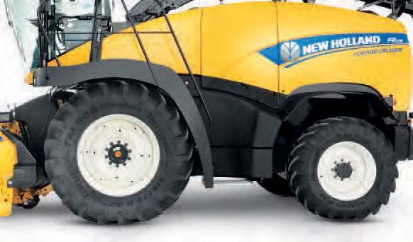 GROUND DRIVE The FR range shares many components of its robust ground drive system with New Holland combines.