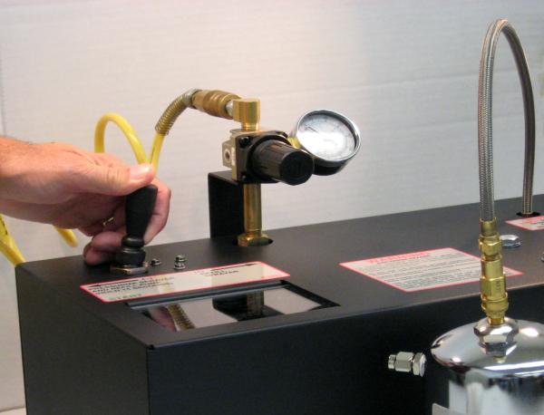 2. Push the control lever to the right for liquid, until the yellow cap on the rod (visible through the Plexi glass) reaches the red end mark on the label. Approx. 15 Seconds (Diagram 6).