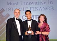 CIMB GROUP HOLDINGS BERHAD Annual Report 2009 115 18 19 20 21 18 Ravi Gopal receiving the Best Cash Management Bank in Malaysia