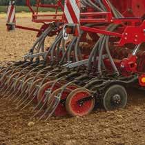 With quick-change tines it can be equipped with drag or TerraGrip tines.