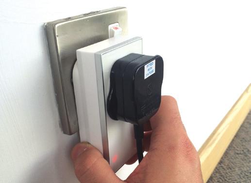 Manual operation Plug-in Manual Operation Plug the LightwaveRF Plug-in On/Off Socket into a standard 13A wall socket