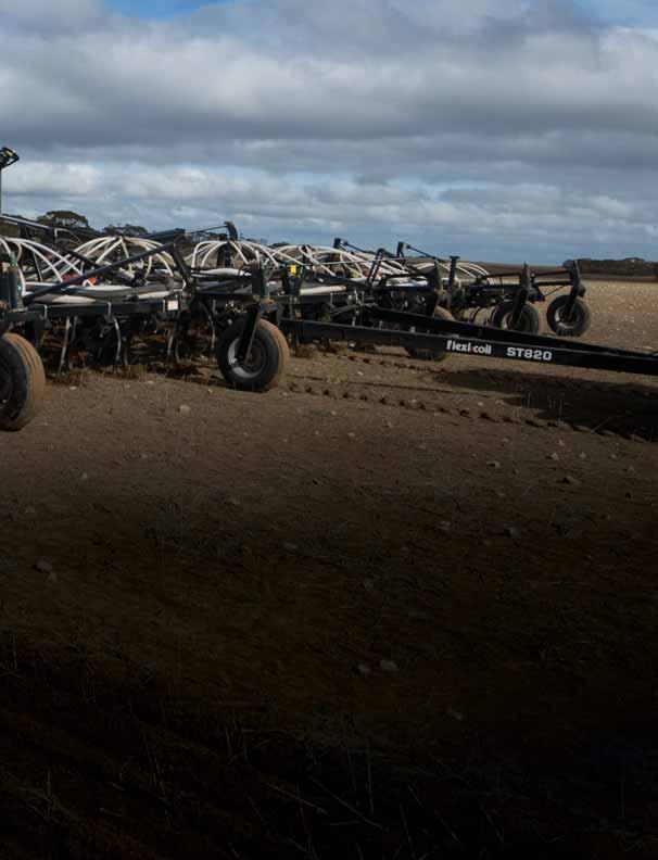 PRECISION CULTIVATORS 19 THREE-SECTION AND FIVE-SECTION MODELS The ST820 is available in three or fivesection models with 229mm or 305mm (9" or 12") row spacing.