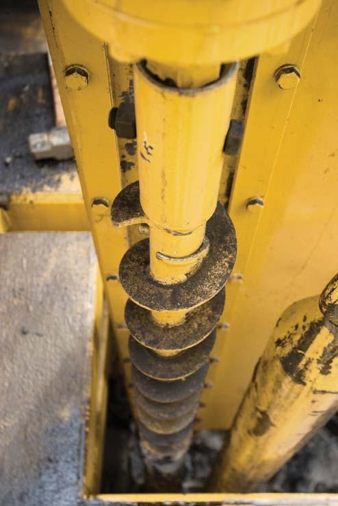 Anchoring System Maximum stabilization even under the toughest conditions. Anchoring System Two drills mounted on the front of the machine are used to drill into the pit floor up to 2.4 m (8 ft).