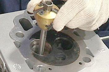 even valve contact surface.