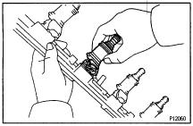 SFI SYSTEM (2JZGE) EG207 (c) Pull out the 6 injectors from the delivery pipe.