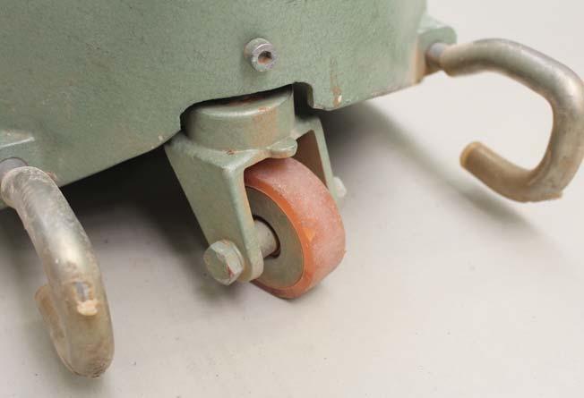 SUSTAINABILITY DUE TO MAINTENANCE AND CARE Old lateral wheels can cause problems The LÄGLER repair department notices frequently that sanding mistakes are caused in many cases by worn-out, dirty or