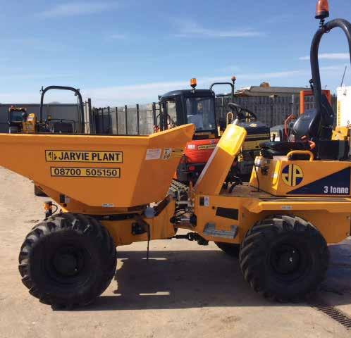 31 umpers 3 onne Swivel umper hese Swivel skip dumpers allow for working in confined spaces with the swivel side tip option and are especially useful when working on roads so as to avoid traffic