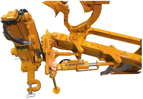 SMOOTH WIDTH ADJUSTMENT : By means of a double acting hydraulic cylinder, it is possible to adjust the