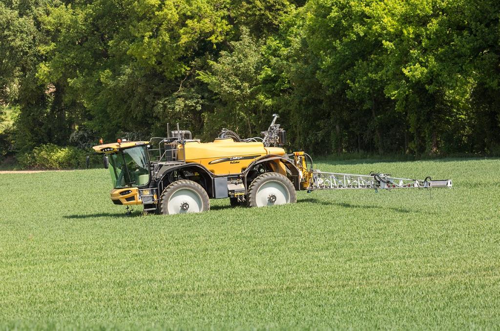 ADAPTABLE TO ANY CROP Individual wheel suspension ensures excellent ground contact at all times, and allows the RoGator s ride height and its track width to be adapted according to the job in hand.
