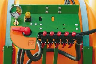 The manually operated valve chest allows spraying without any electrical power supply.