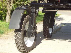 4 The self-propelled sprayer is capable for spraying of field crops with a maximum height of 160 cm, it is driven by a