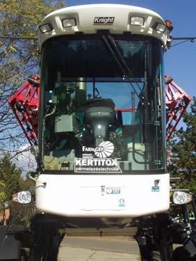3: All wheel steering The operation of the machine can be done from the driver s cabin, that is equipped with panorama