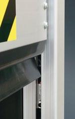 All door curtains are silicon-free. Side-mounted wind tabs reduce inward bending of the door blade.