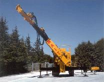 ft 0-100 / *0-550 rpm 35 tons 77140 lbs * on request The GEA J is a line of equipment for sub-horizontal drilling for micro piles