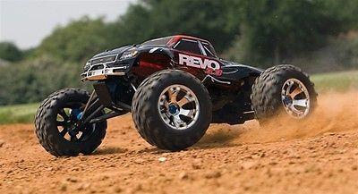 REVO 3.3 4WD NITRO MONSTER TRU Specifications: : 20.65" (525mm) : 17.5" (444.5mm) : 17.6" (447mm) (no fuel) : 10.3lbs (4.69kg) Centre Ground Clearance : 4.25" (108mm) (overall) : 11.024" (280mm) : 13.