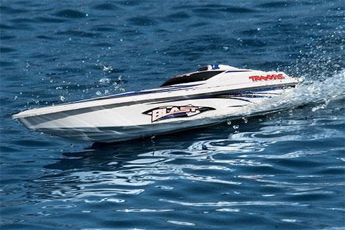BLAST RTR BOAT W/ESC WITH TQ R Specifications: Hull Type Dead Rise Angle Hull Beam Draft Speed Control Type accept LiPo batteries) Motor (electric) Drive System Outdrive Radio System Skill Level : 1