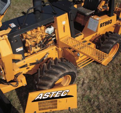 A four-speed Hydrashift transmission with true on-the-go shifting and infinitely variable speeds in each range, makes it easy to match ground and attachment speeds to soil conditions and job