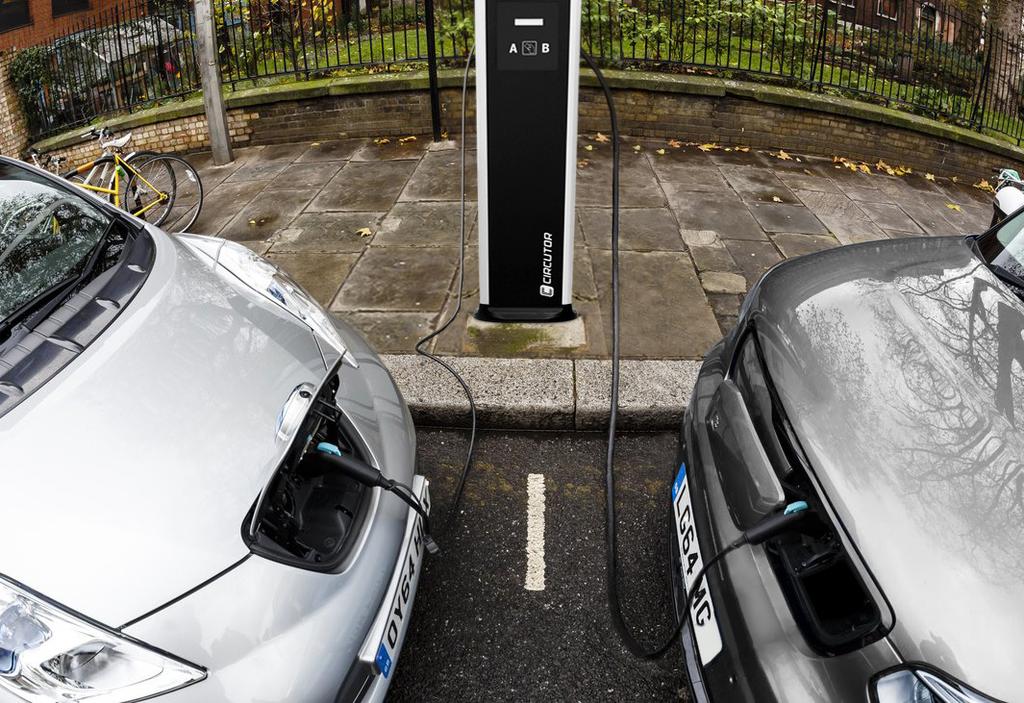 URBAN > Posts for outdoor charging URBAN posts are designed for charging in outdoor car parks where the objective is both a robust