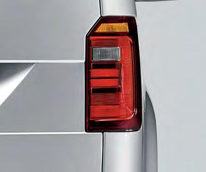 A third brake light is integrated into the spoiler. The tailgate is always equipped with a soft touch opening system.