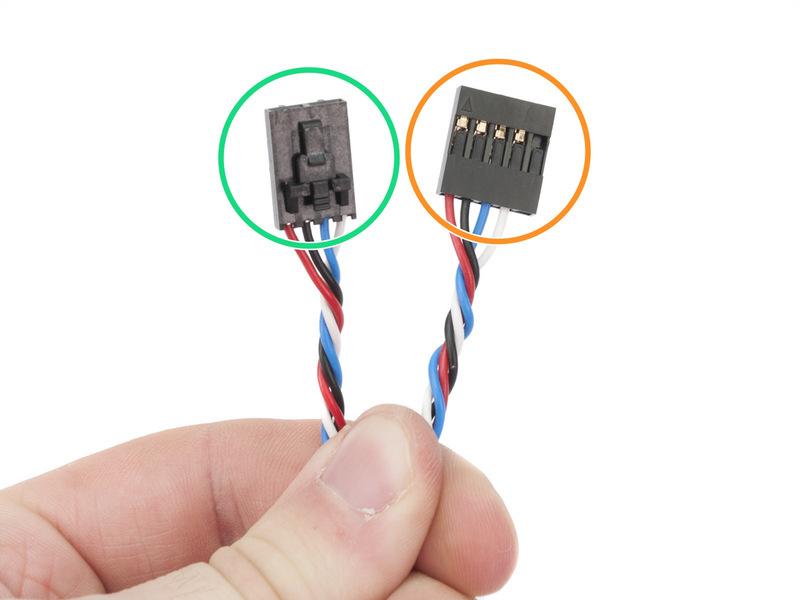 There are two types of the connectors on the cable: The 4-pin