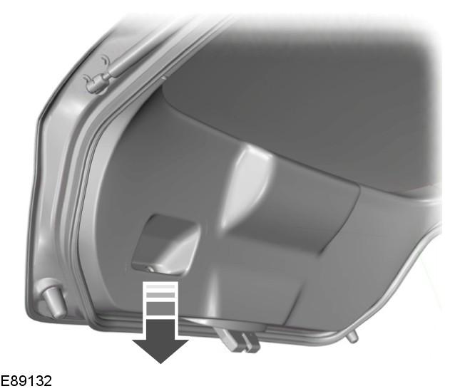 Closing the luggage compartment lid 4-door A recessed grip is incorporated inside the luggage compartment lid to facilitate closing.