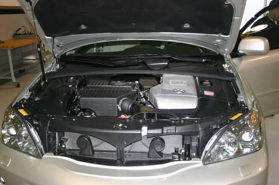 HIGH VOLTAGE ELECTRICAL SYSTEM: The high voltage electrical system on the 2006 Lexus 400h is similar in design to other vehicles that are currently on the market built by Toyota Motor Corporation.