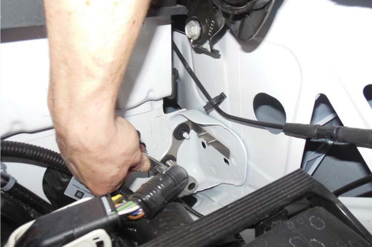 Install the provided fuse in the charge air cooler pump wiring harness fuse