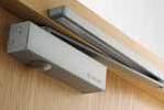 use on fire/smoke door assemblies - grade 1: Suitable for use on fire/smoke door assemblies 1 1 Digit 5 - Safety All door closers are required to satisfy the essential requirement of safety in use -
