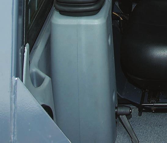 ADJUSTABLE SEAT PADDED, ADJUSTABLE ARMRESTS 51 mm SEATBELT Optional 76 mm seatbelt available.