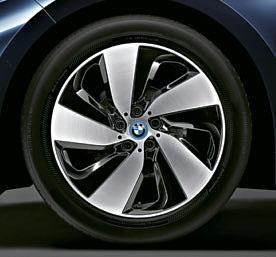 The light alloy wheels in the new BMW i3 and BMW i3s are designed to be especially narrow, in order to reduce air and roll resistance as much as possible.