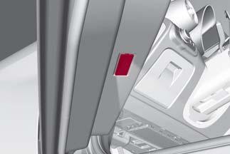The light turns on and off regardless of the ignition status.
