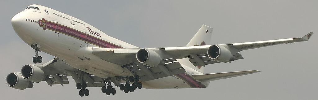 5. Transport aircraft Boeing 747 with multi-bogey landing gear (Courtesy of Anne